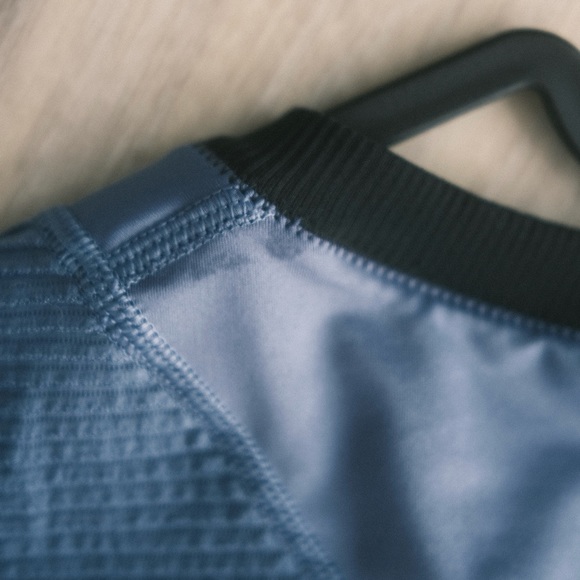 Nike Training Aeroadapt Short Sleeve - Picture 7 of 7